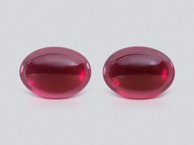 Pair of garnets rhodolite cobachon cut 4.83 carats, Madagascar photo