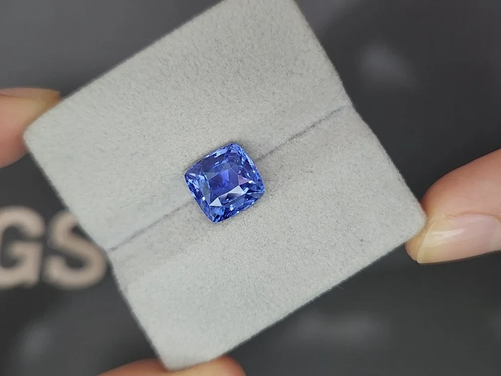 Unheated Cornflower Blue sapphire in cushion cut 4.59 carats, Sri Lanka Image №4
