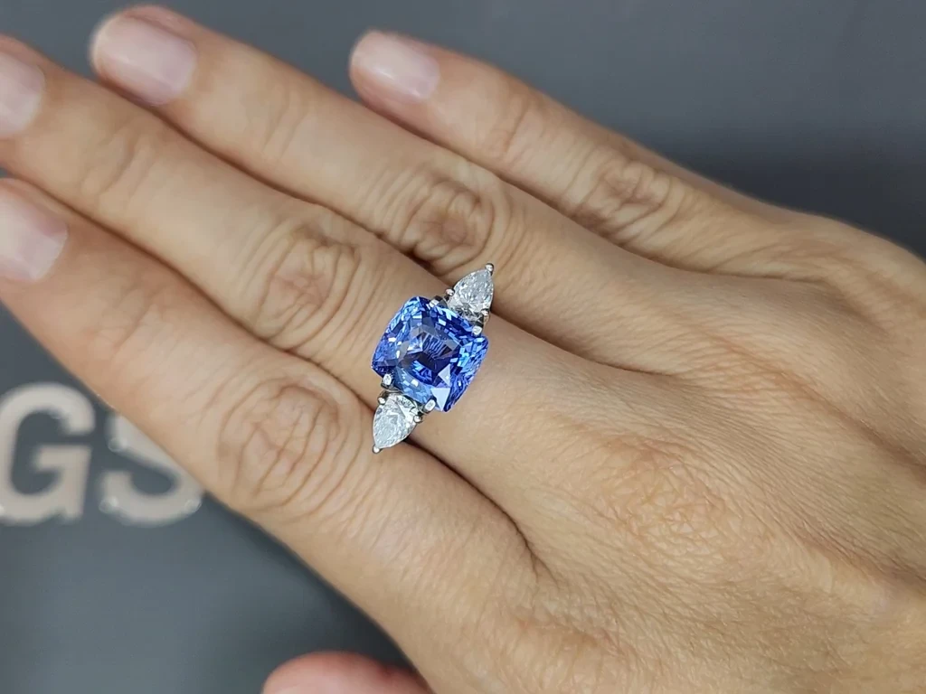 Unheated Cornflower Blue sapphire in cushion cut 4.59 carats, Sri Lanka Image №5