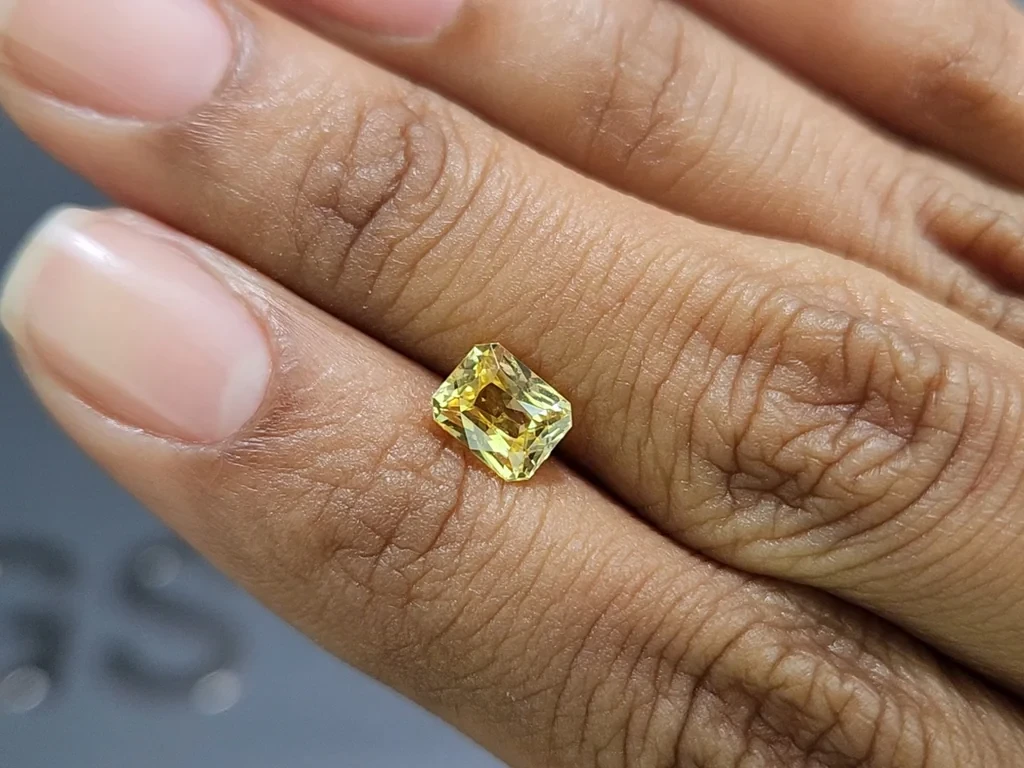 Yellow sapphire radiant cut 1.57 carats, Madagascar Image №2