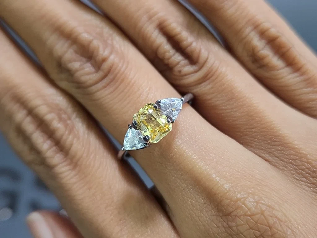 Yellow sapphire radiant cut 1.57 carats, Madagascar Image №5