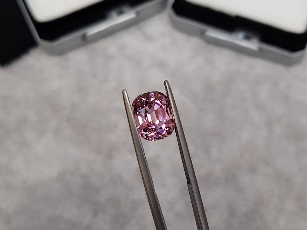 Pamir pink cushion cut spinel 4.71 carats Image №2