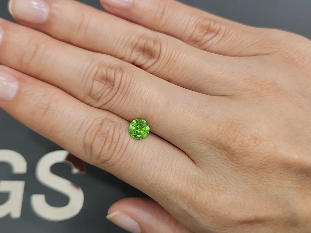 Demantoid with horse tail like inclusion 1.09 ct, Ural Mountains, Russia Image №2