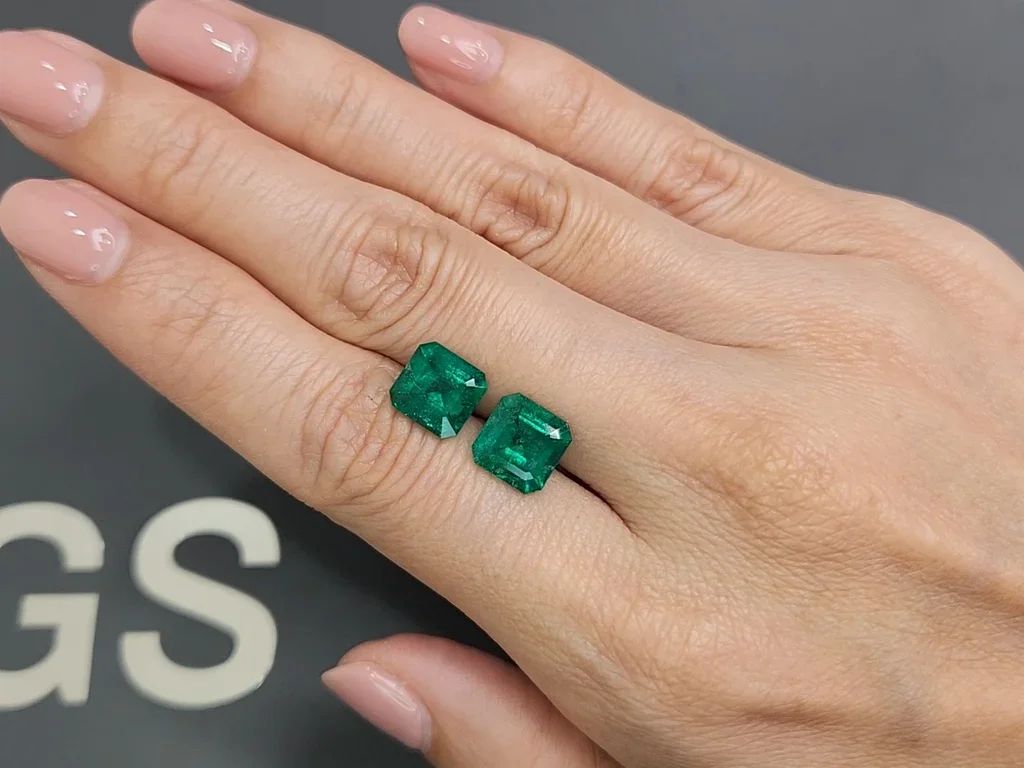 Pair of Colombian Muzo Green emeralds 4.45 ct Image №2
