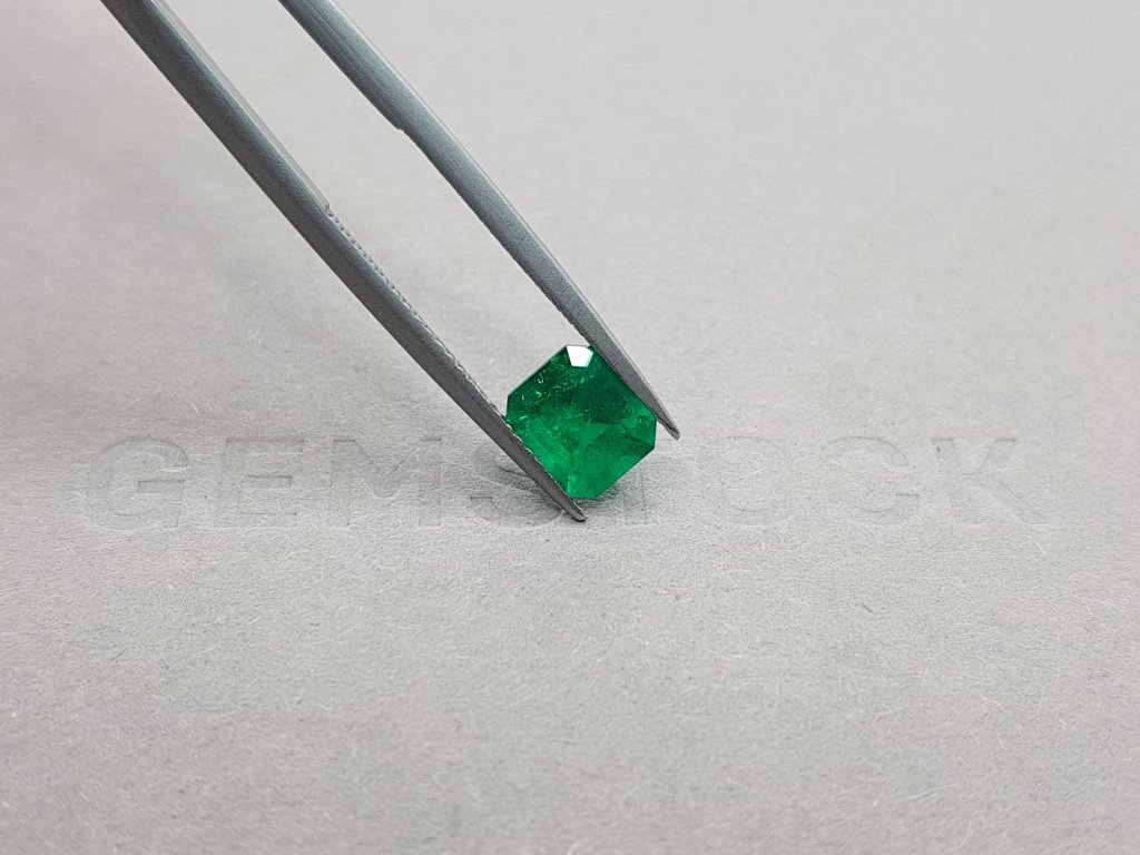 Intense emerald octagon cut 1.32 ct, Colombia Image №5