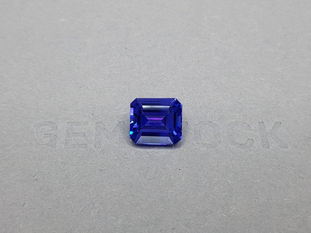 Royal blue color tanzanite in octagon cut 4.35 ct Image №1