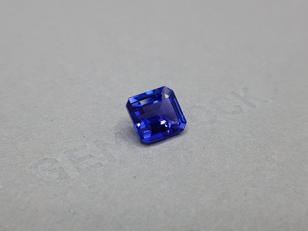 Royal blue color tanzanite in octagon cut 4.35 ct Image №2