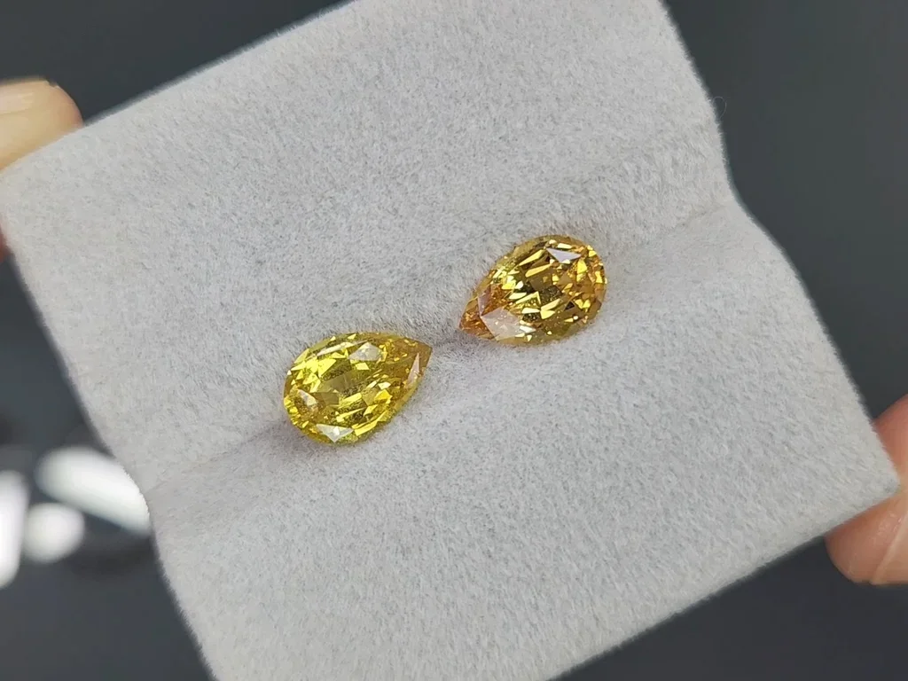 Pair of unheated pear cut yellow sapphires 3.23 carats, Madagascar Image №4