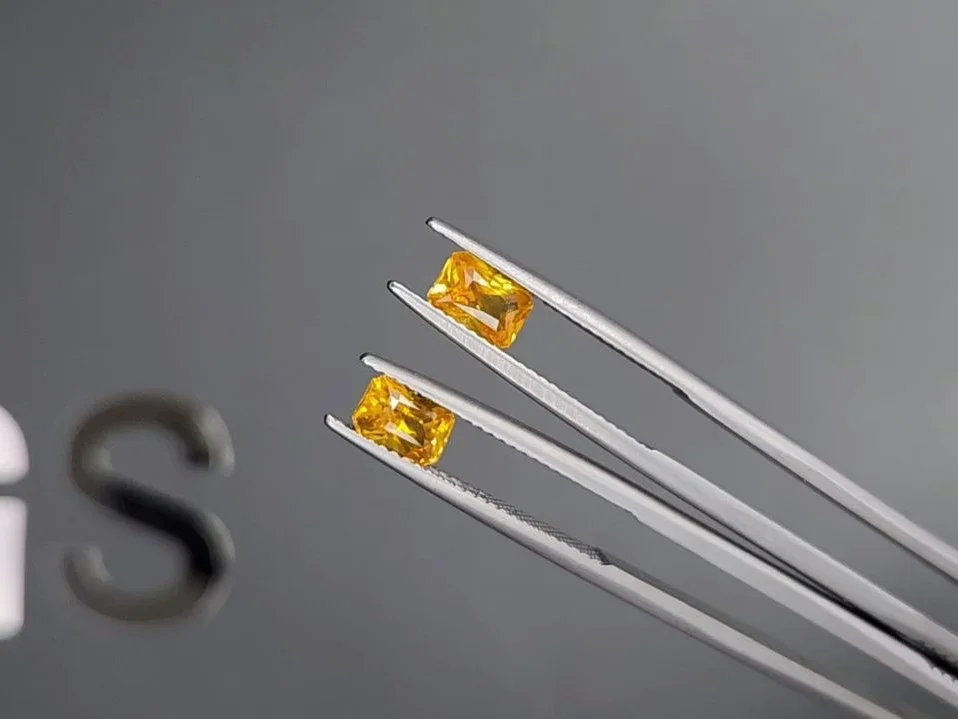 Pair of orange-yellow sapphires in radiant cut 2.06 carats, Sri Lanka Image №3