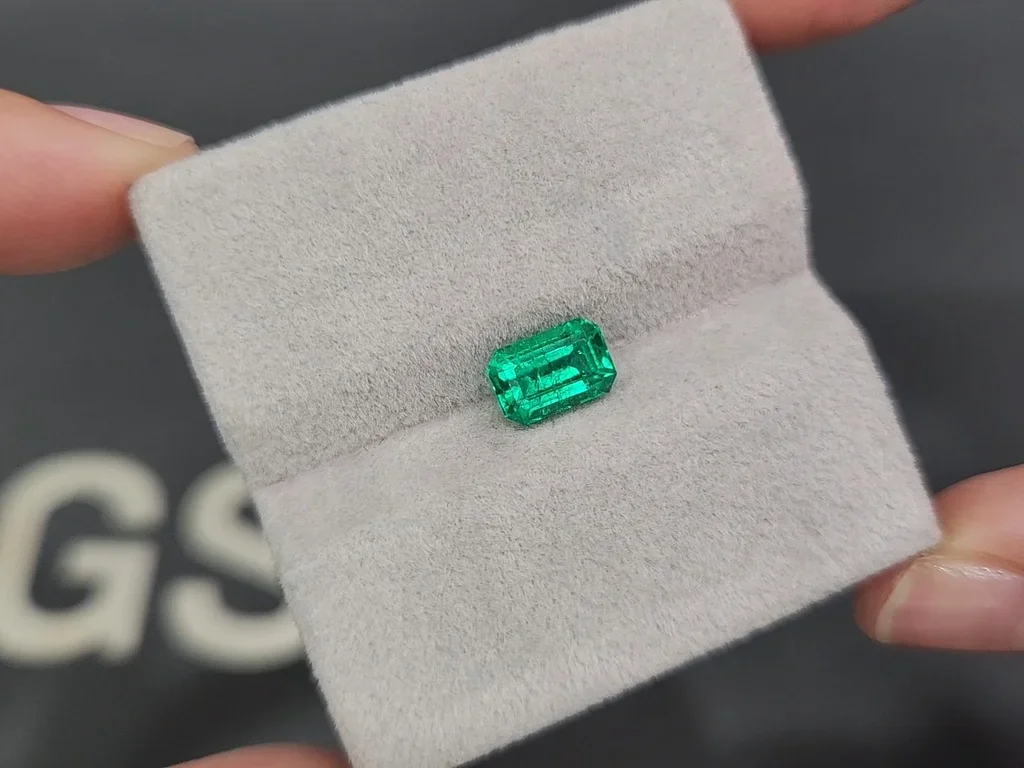 Emerald Intense Green octagon cut 1.25 carats, Panjshir Image №4