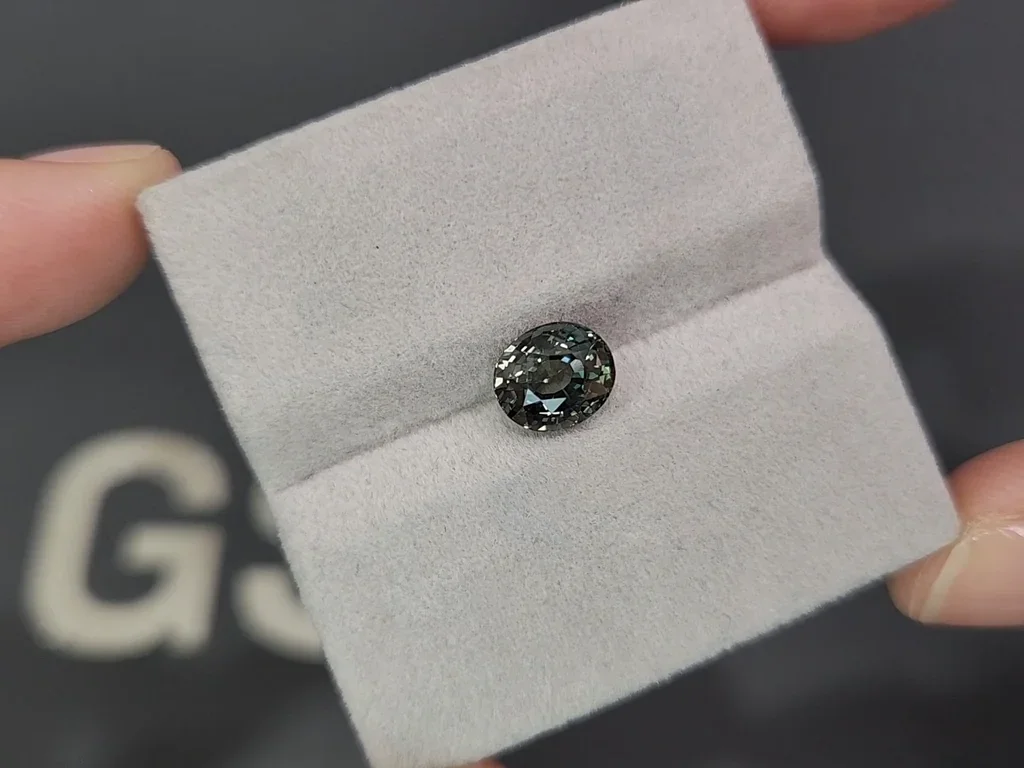 Unheated Teal sapphire oval cut  2.53 carats, Sri Lanka Image №4
