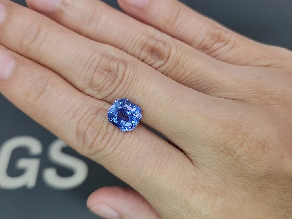 Sapphire Cornflower Blue  radiant cut 5.00 carats, Sri Lanka Image №2