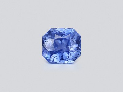 Sapphire Cornflower Blue  radiant cut 5.00 carats, Sri Lanka photo