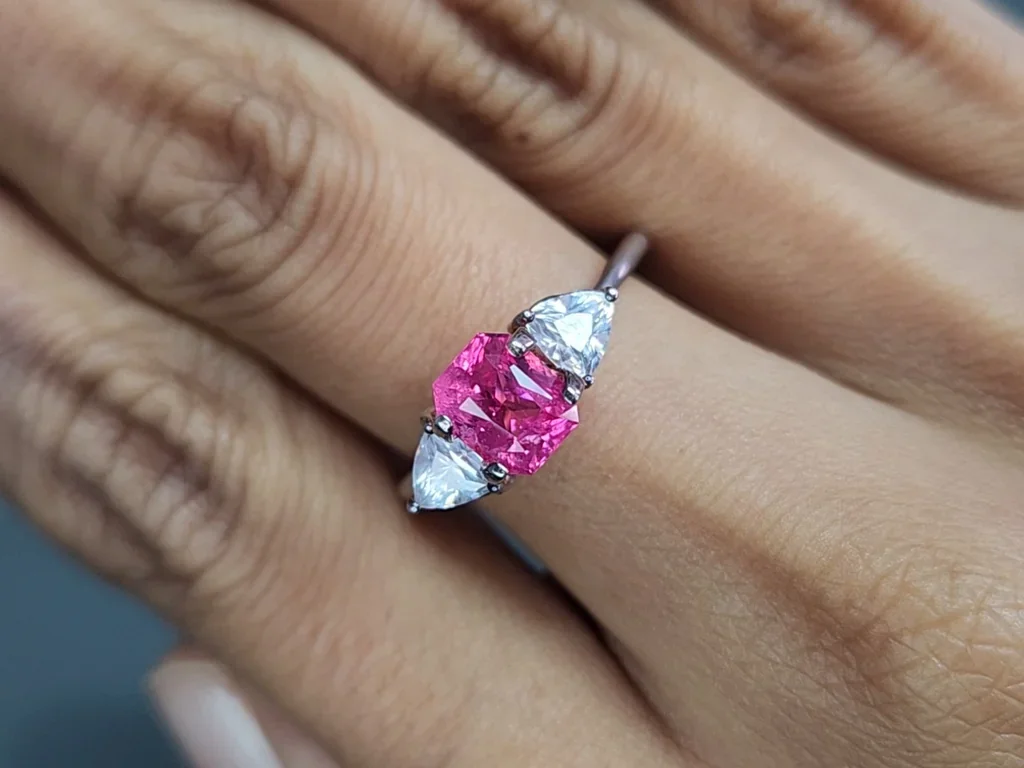 Spinel Mahenge Vivid Pink radiant cut 1.53 carats, Tanzania   Image №5