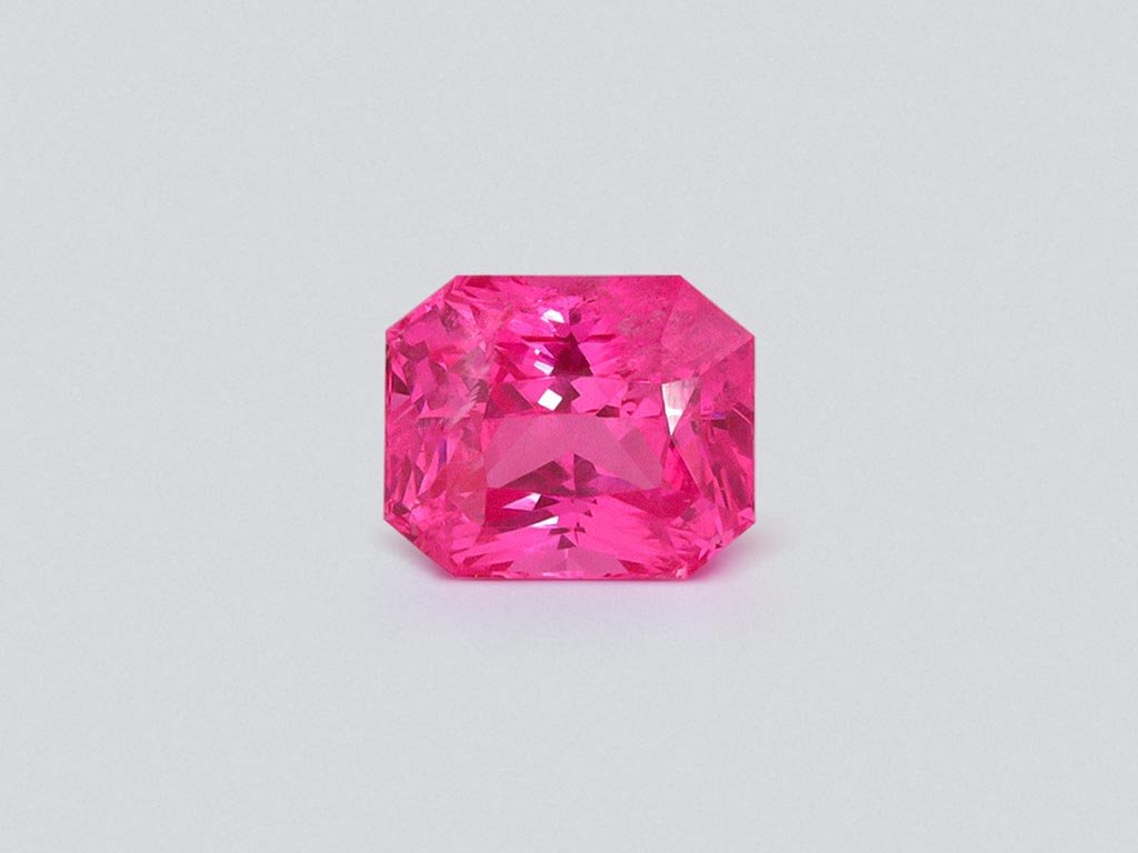Spinel Mahenge Vivid Pink radiant cut 1.53 carats, Tanzania   Image №1