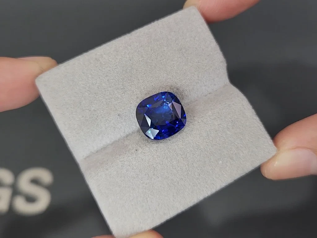 Sapphire Royal Blue cushion cut 7.00 carats, Sri Lanka Image №4