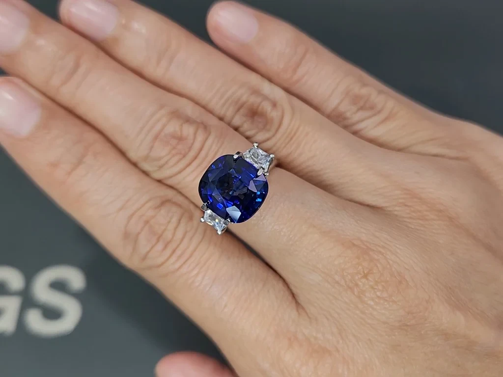 Sapphire Royal Blue cushion cut 7.00 carats, Sri Lanka Image №5