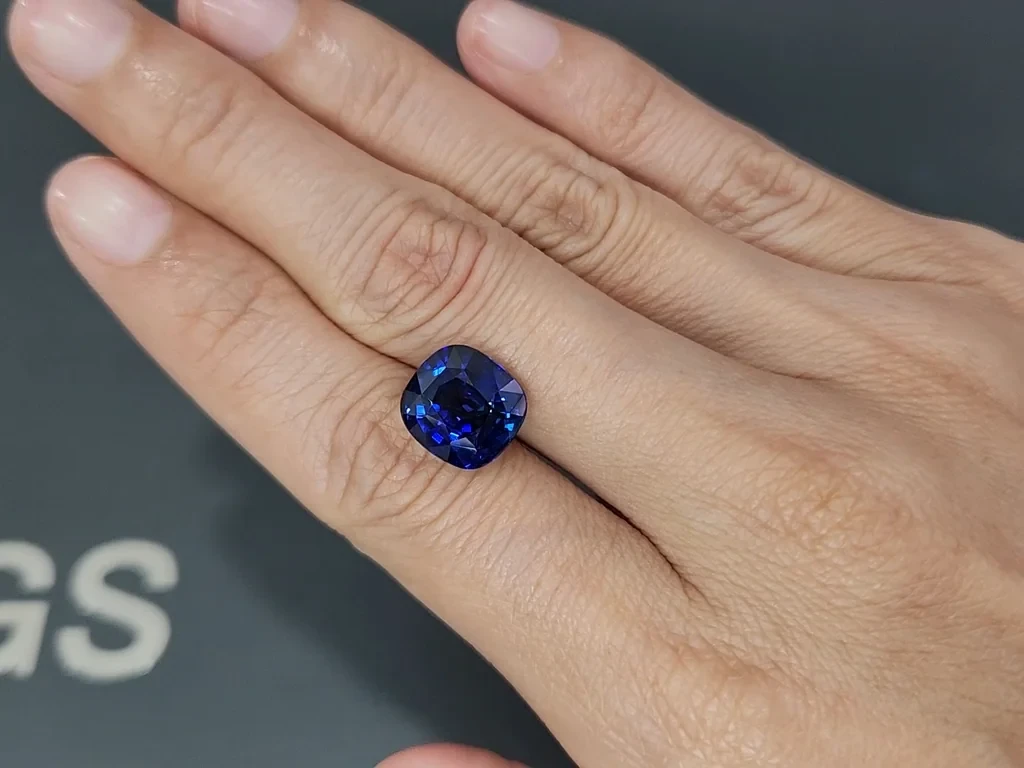 Sapphire Royal Blue cushion cut 7.00 carats, Sri Lanka Image №2