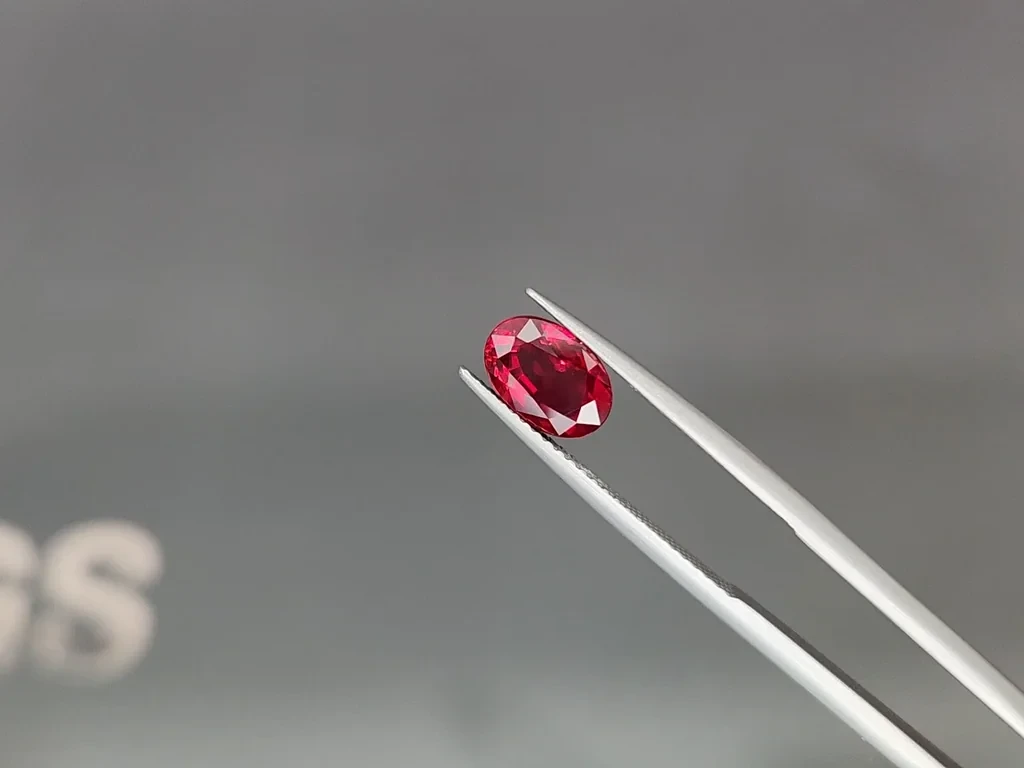 Unheated ruby Pigeon blood oval cut 2.05 carats, Mozambique. GRS Image №3