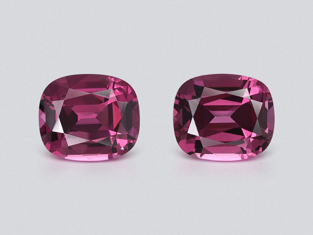 Pair of rhodolite garnets cushion cut 2.87 carats, Madagascar Image №1