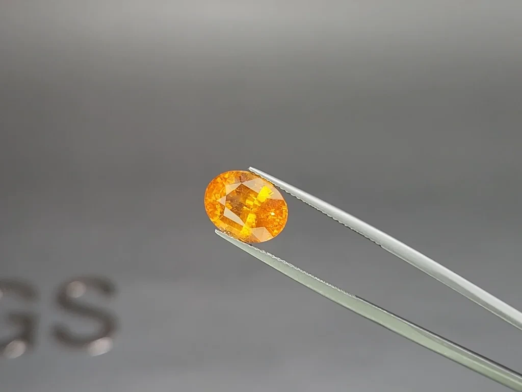 Mandarin spessartine oval cut 5.75 carats, Tanzania Image №3