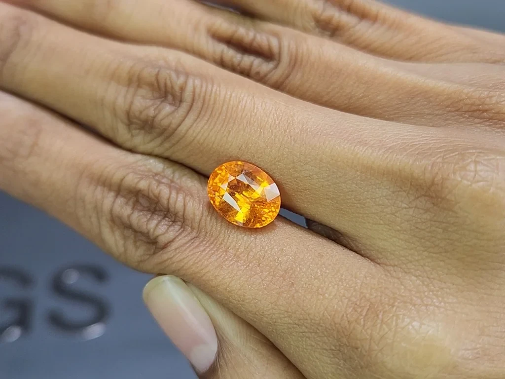 Mandarin spessartine oval cut 5.75 carats, Tanzania Image №2