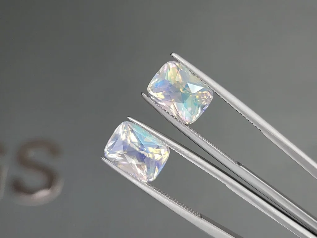 Pair of rainbow moonstones in faceted cushion cut 8.00 carats, Madagascar Image №3