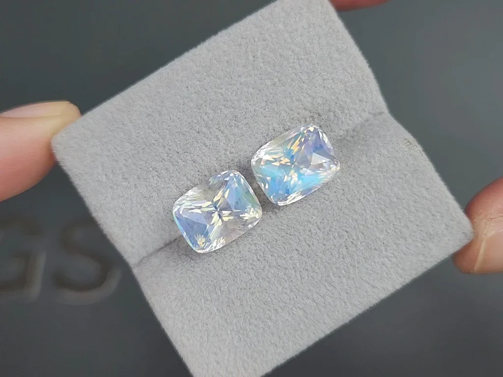 Pair of rainbow moonstones in faceted cushion cut 8.00 carats, Madagascar Image №4