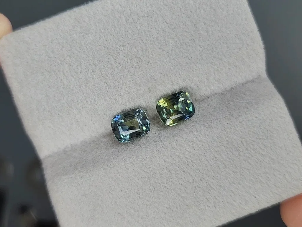 Pair of unheated cushion-cut Teal sapphires 2.05 carats, Madagascar Image №4
