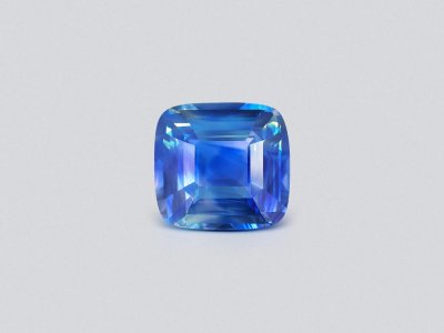 Bi-color sapphire in cushion cut 5.59 carats, Sri Lanka photo