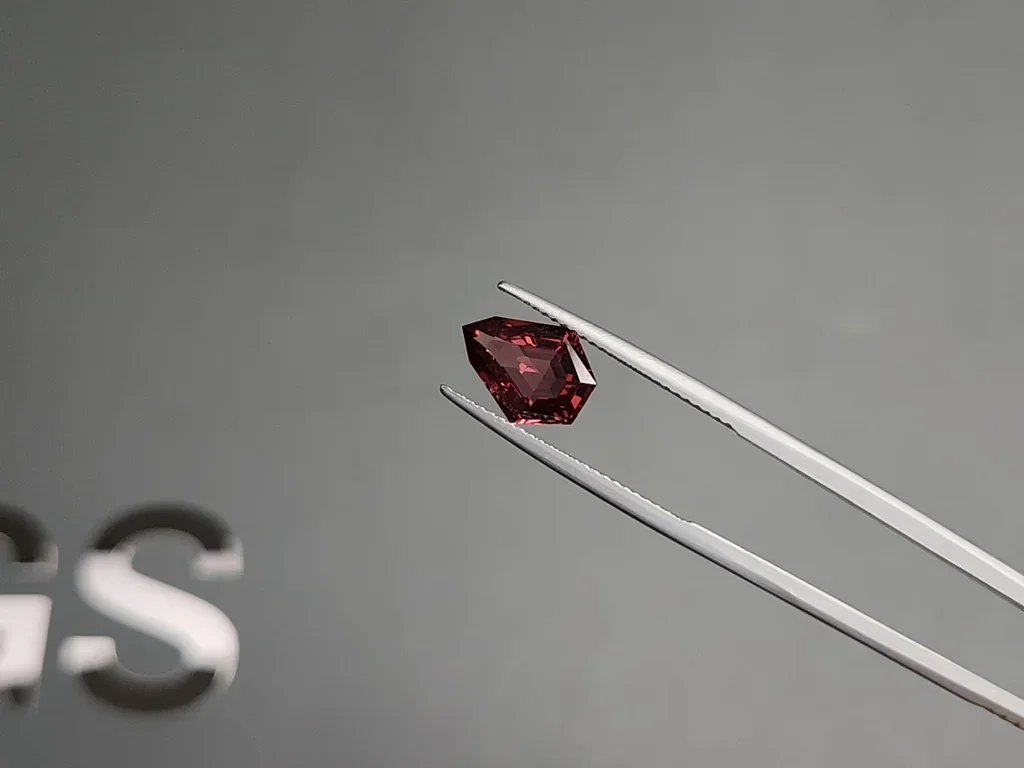 Spinel in fancy сut 2.58 carats, Burma Image №3