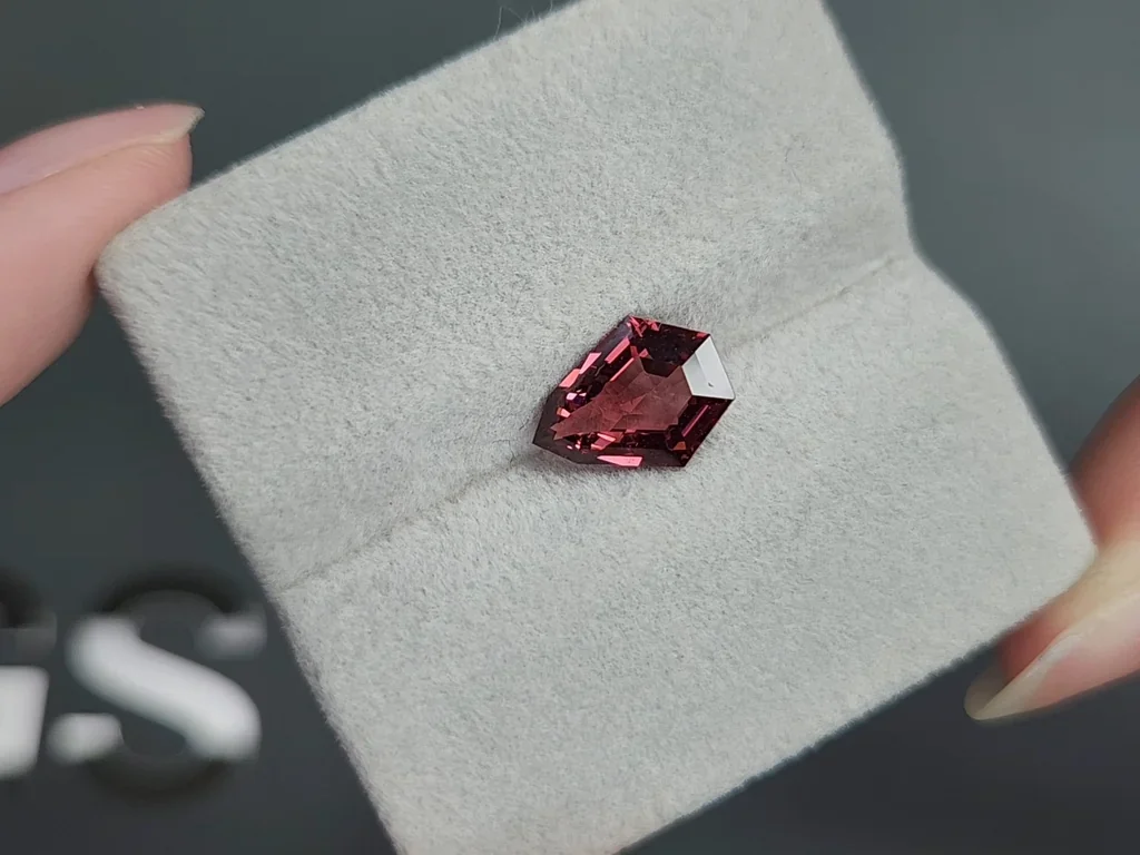 Spinel in fancy сut 2.58 carats, Burma Image №4