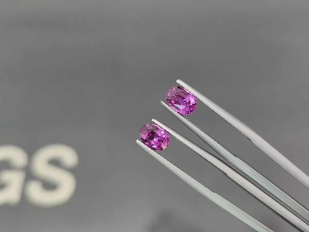 Pair of unheated sapphires Vivid Pink oval cut 3.05 carats, Madagascar Image №3