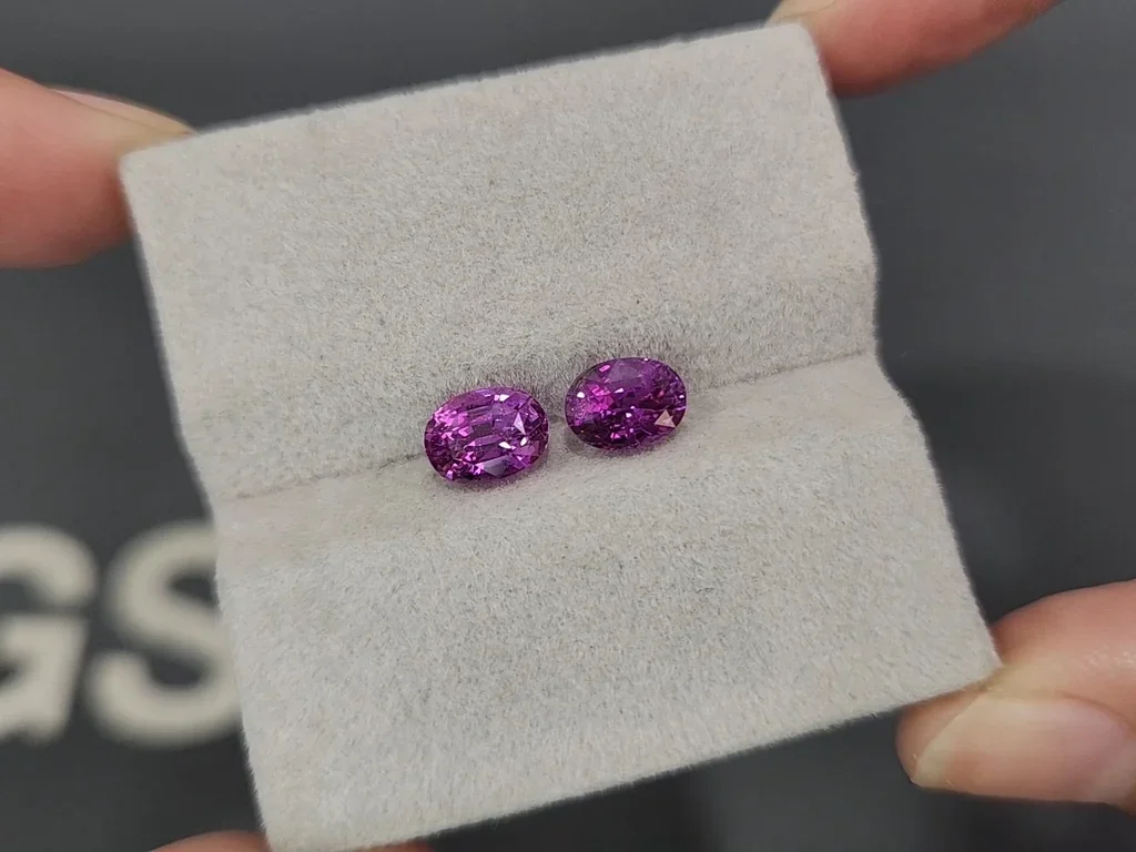 Pair of unheated sapphires Vivid Pink oval cut 3.05 carats, Madagascar Image №4
