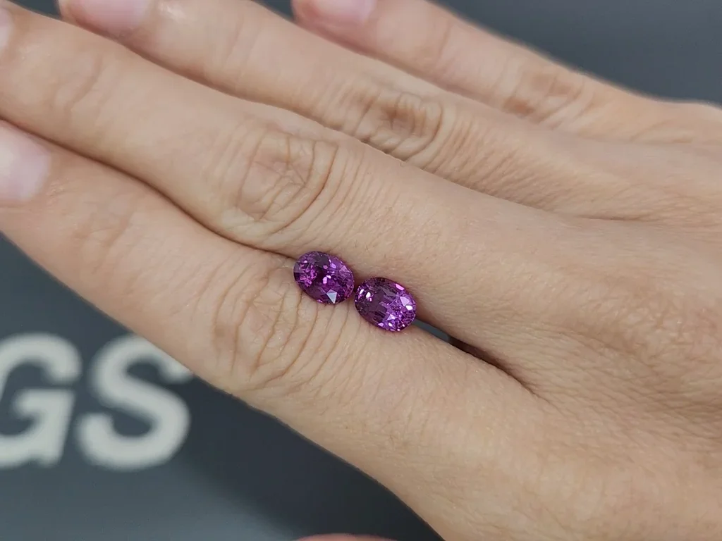 Pair of unheated sapphires Vivid Pink oval cut 3.05 carats, Madagascar Image №2