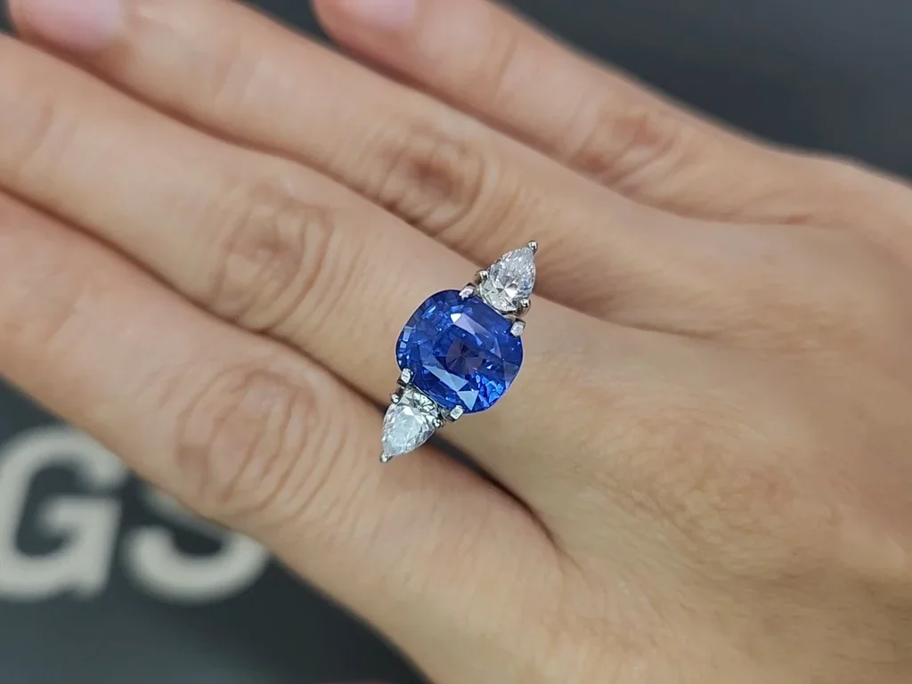 Unheated blue sapphire cushion cut 5.14 carats, Sri Lanka Image №5