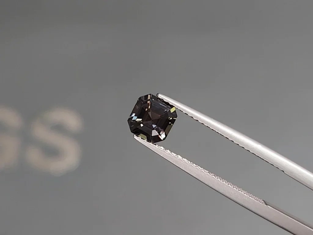 Sapphire Teal octagon cut 1.22 carats, Madagascar Image №5