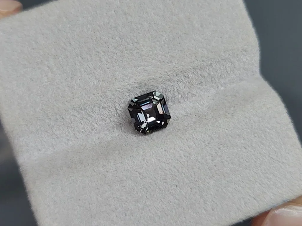 Sapphire Teal octagon cut 1.22 carats, Madagascar Image №8