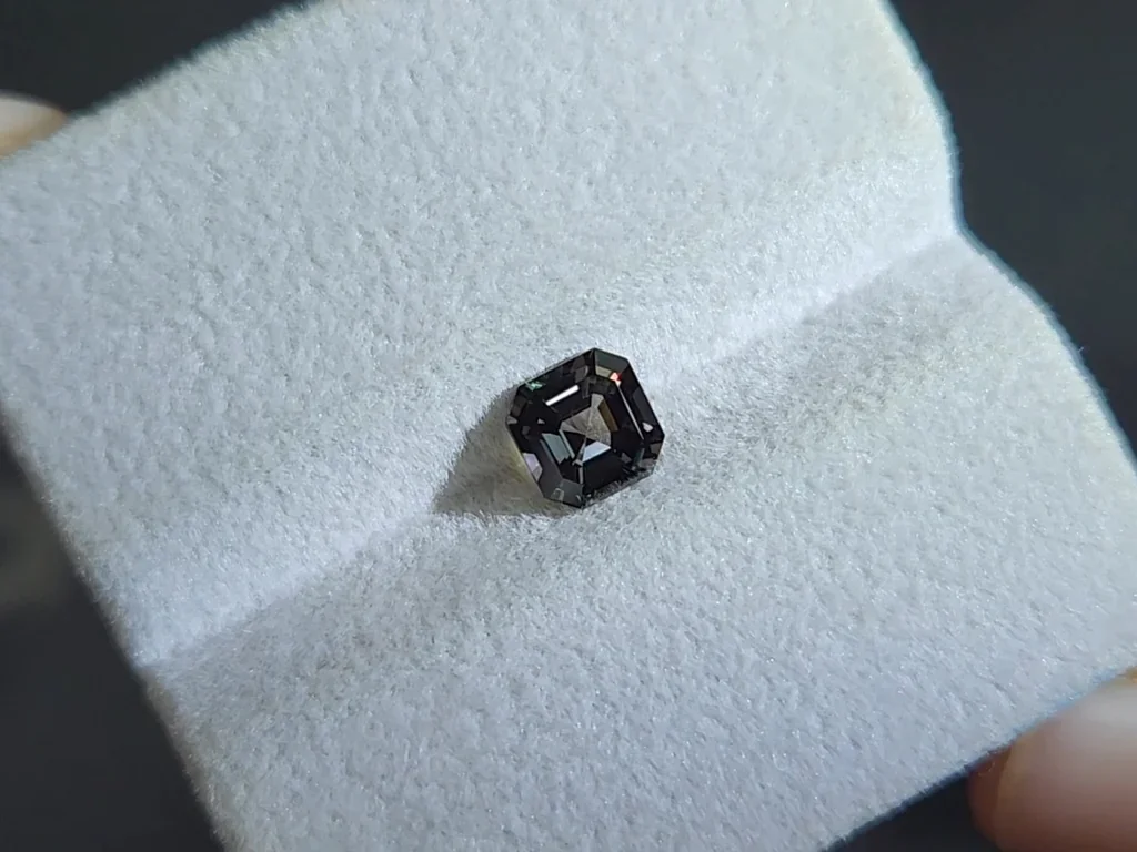 Sapphire Teal octagon cut 1.22 carats, Madagascar Image №9