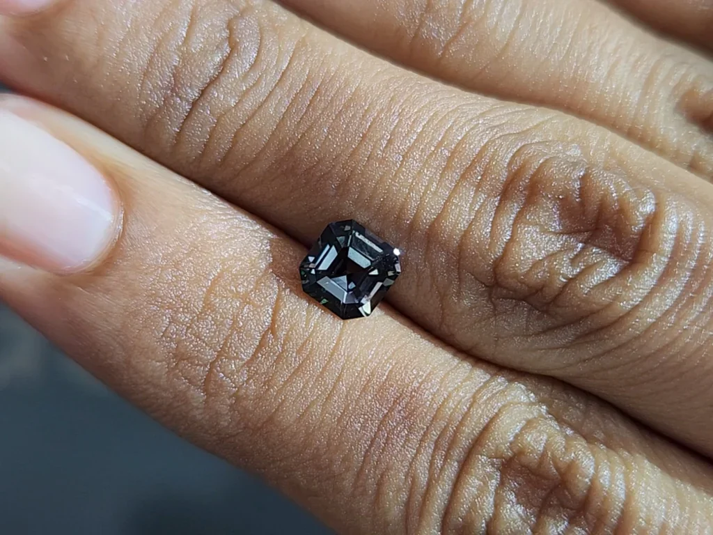 Sapphire Teal octagon cut 1.22 carats, Madagascar Image №3