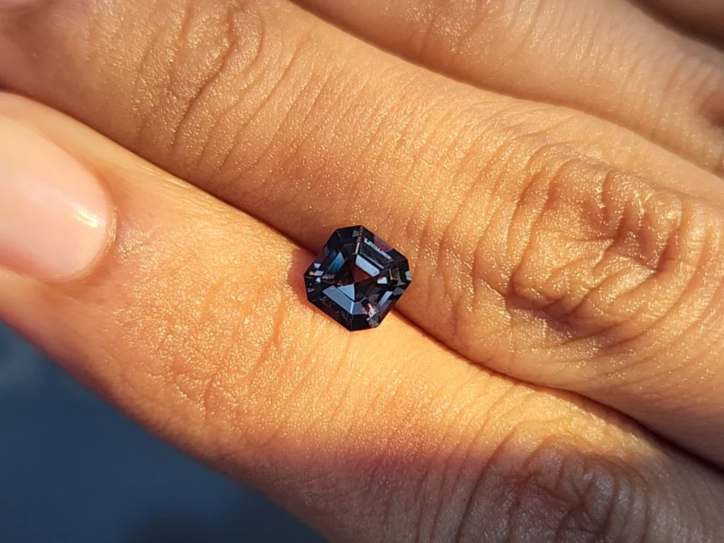 Sapphire Teal octagon cut 1.22 carats, Madagascar Image №4