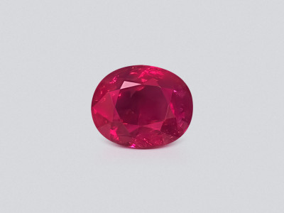 Unheated Pigeon's Blood red ruby in oval cut 5.27 carats, Burma (Mogok), GRS, SSEF photo