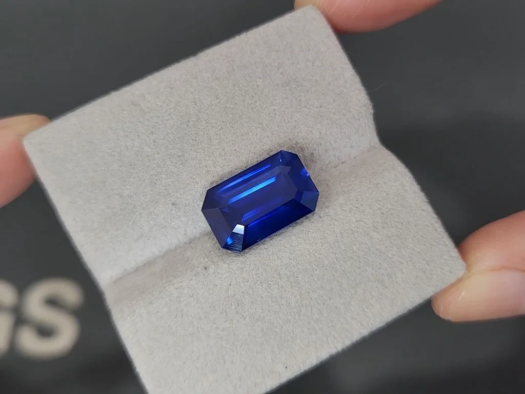Sapphire Royal Blue octagon cut 8.40 carats, Sri Lanka Image №4