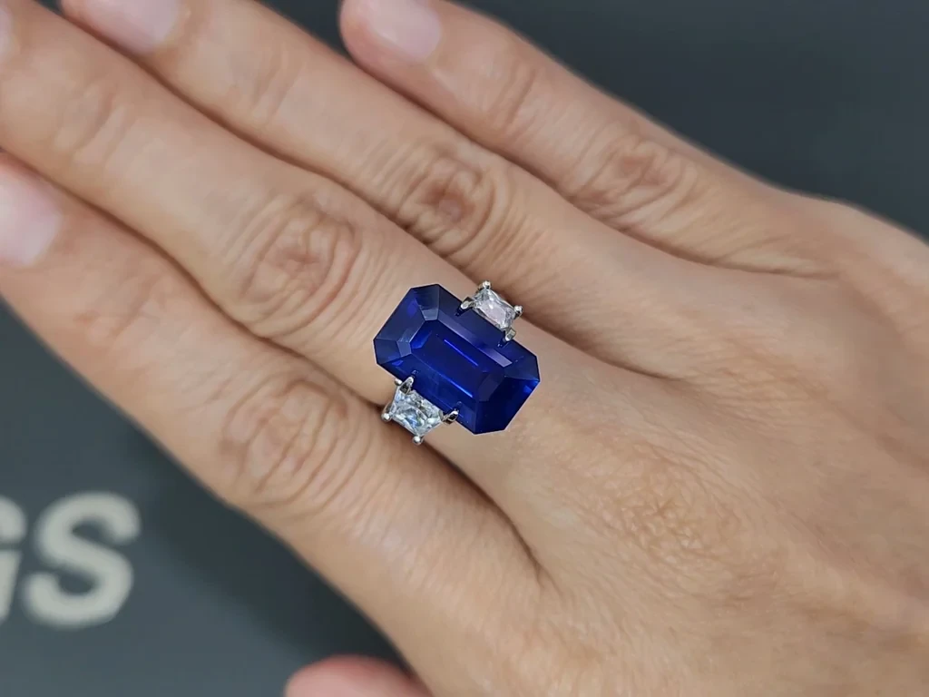 Sapphire Royal Blue octagon cut 8.40 carats, Sri Lanka Image №5