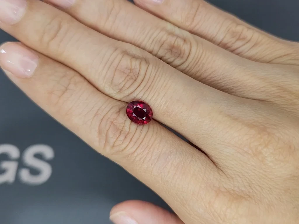 Unheated ruby Crimson Red oval cut 2.06 carats, Mozambique. Gubelin Image №2