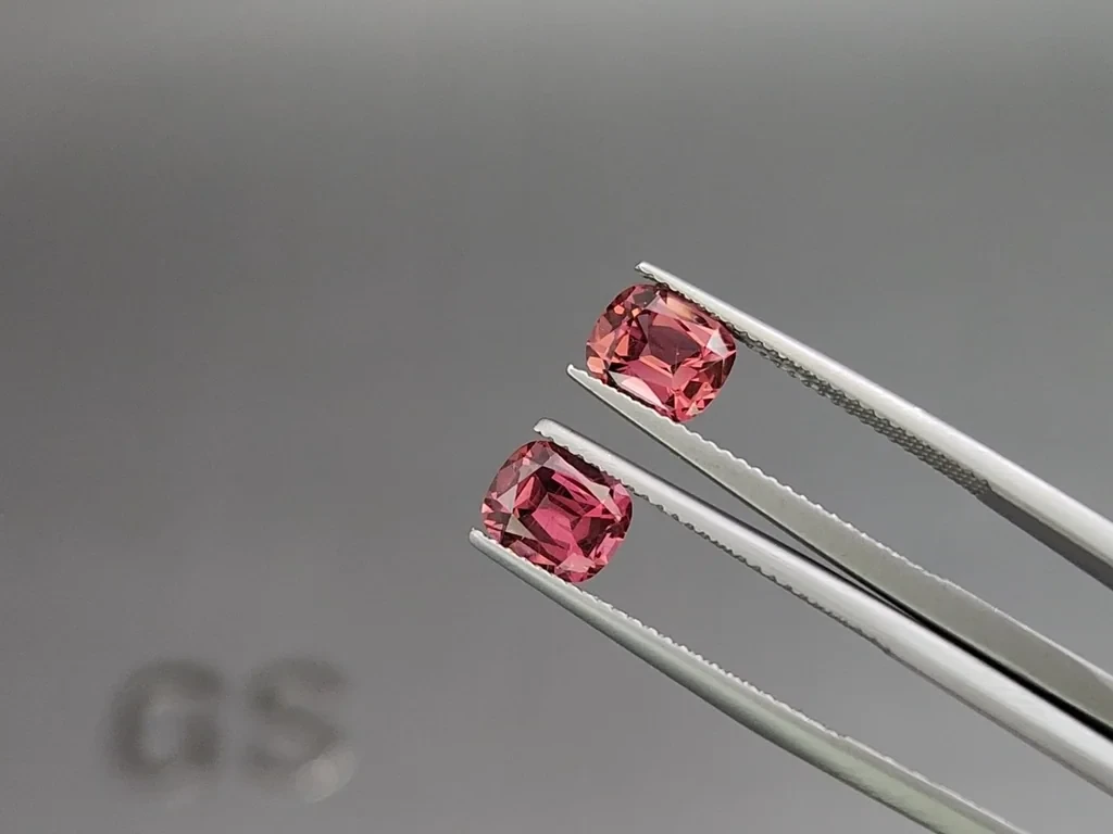 Set of garnets rhodolite cushion cut 4.26 carats, Madagascar Image №4