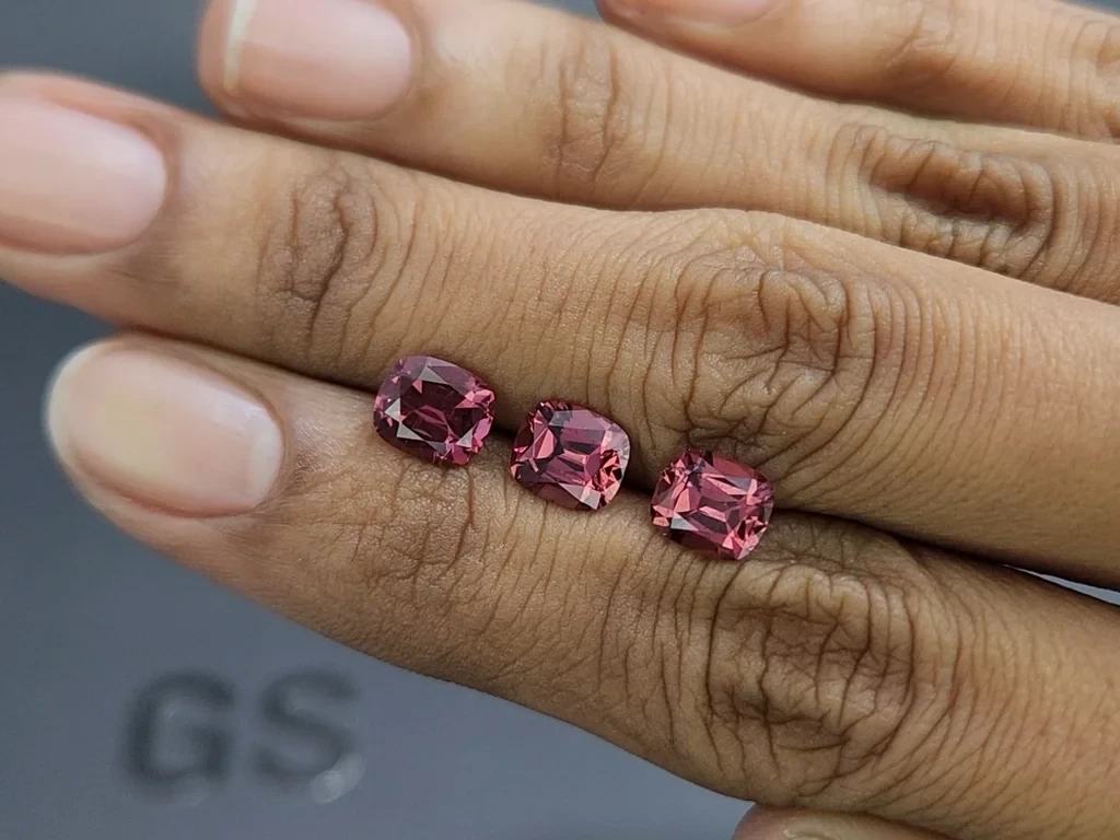 Set of garnets rhodolite cushion cut 4.26 carats, Madagascar Image №2