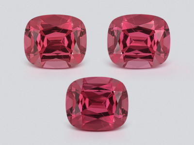 Set of garnets rhodolite cushion cut 4.26 carats, Madagascar photo