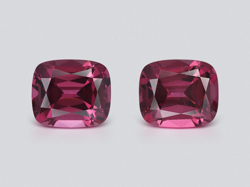 Pair of rhodolite garnets cushion cut 2.99 carats, Madagascar Image №1