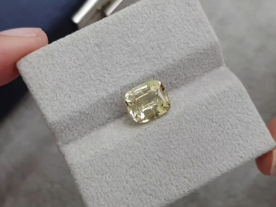 Nigerian yellow beryl in cushion cut 2.41 ct Image №4